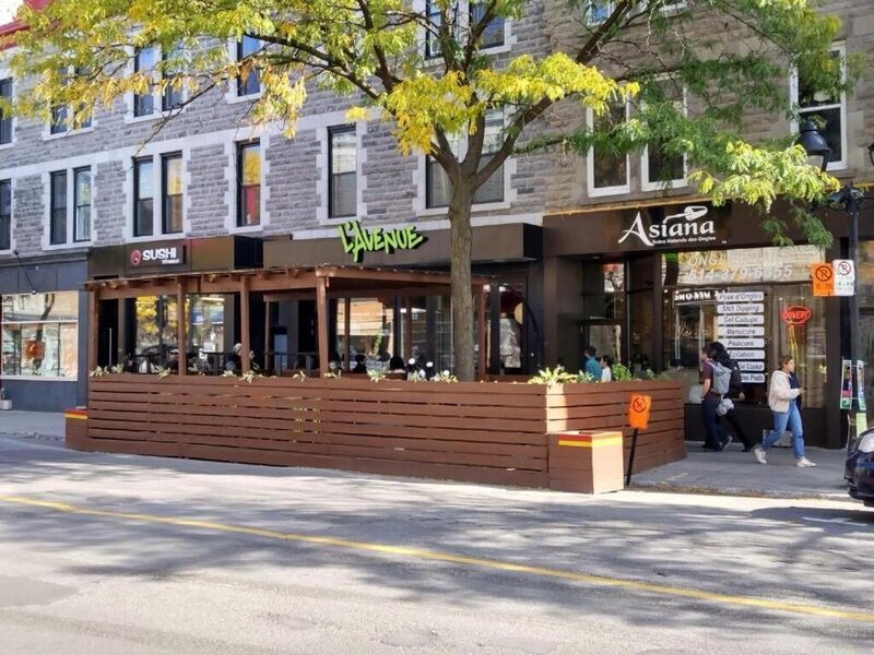 Cafés y terrazas en la Avenue Mont-Royal, en el Plateau
